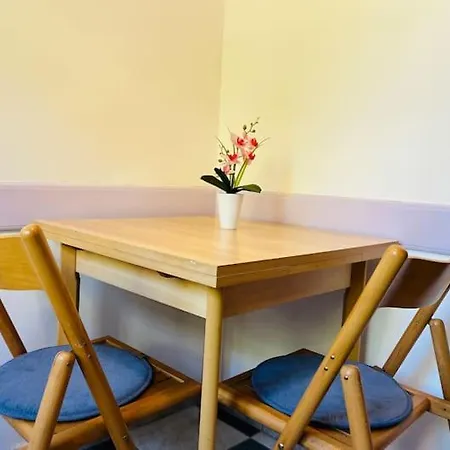 Elena Apartment Split